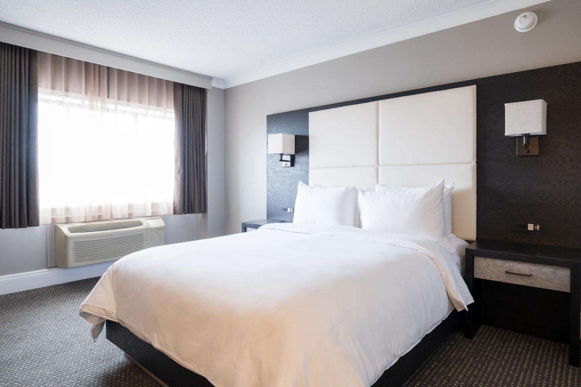 Crowne Plaza Hotel Moncton Downtown By Ihg Εξωτερικό φωτογραφία