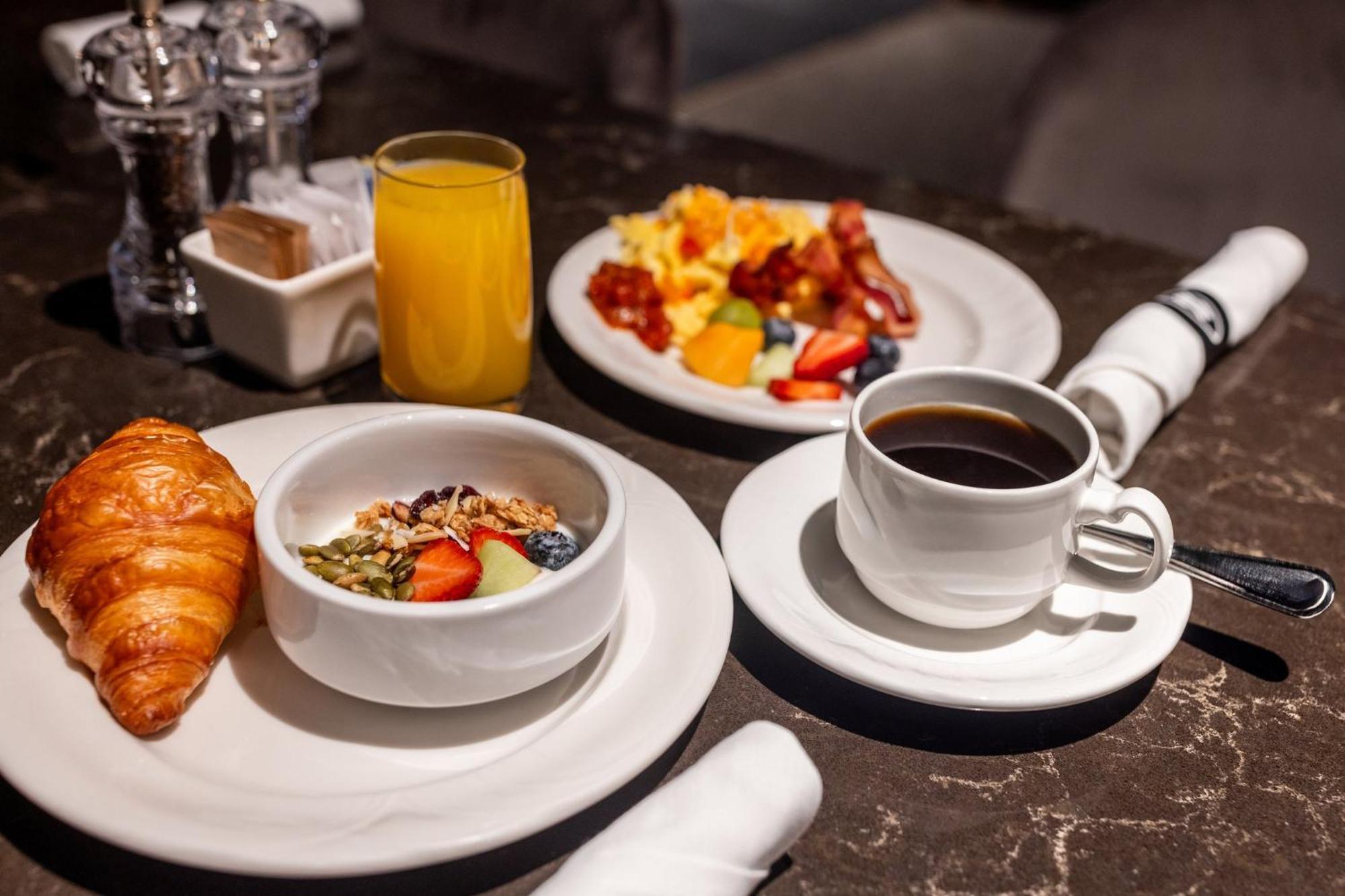 Crowne Plaza Hotel Moncton Downtown By Ihg Εξωτερικό φωτογραφία